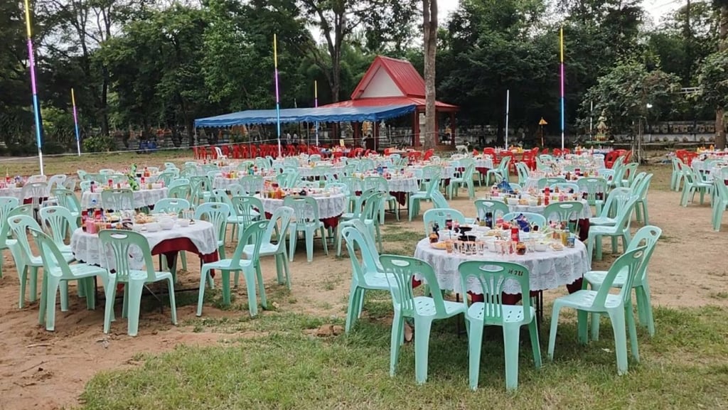 Tables, chairs and a selection of delicious food items were laid out for the banquet. Photo: Sanook Tables, chairs and a selection of delicious food items were laid out for the banquet. Photo: Sanook