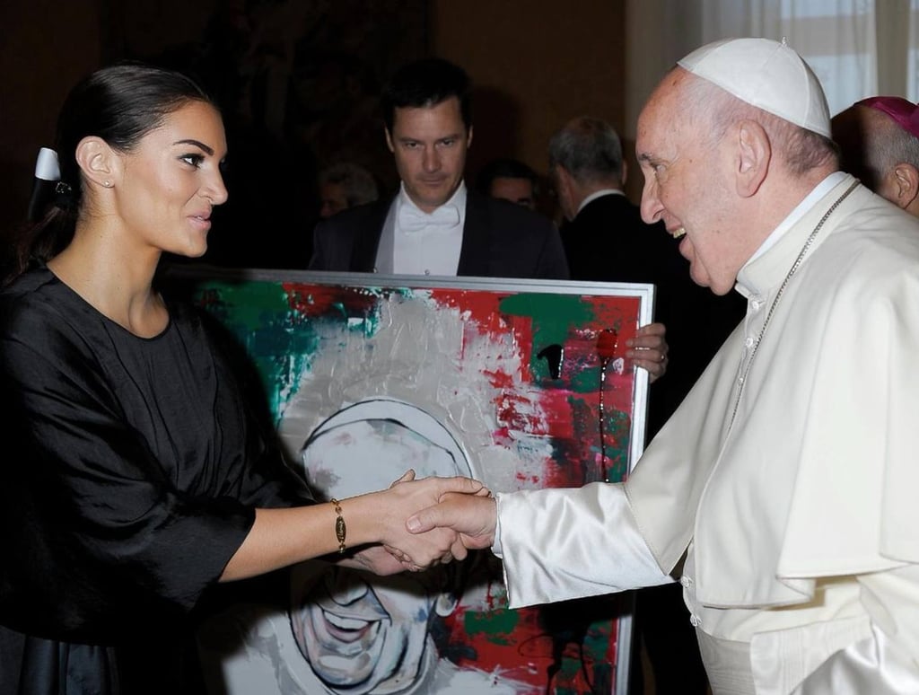 Sophie Brussaux meeting Pope Francis. Photo: @sophieknowsbetter/Instagram