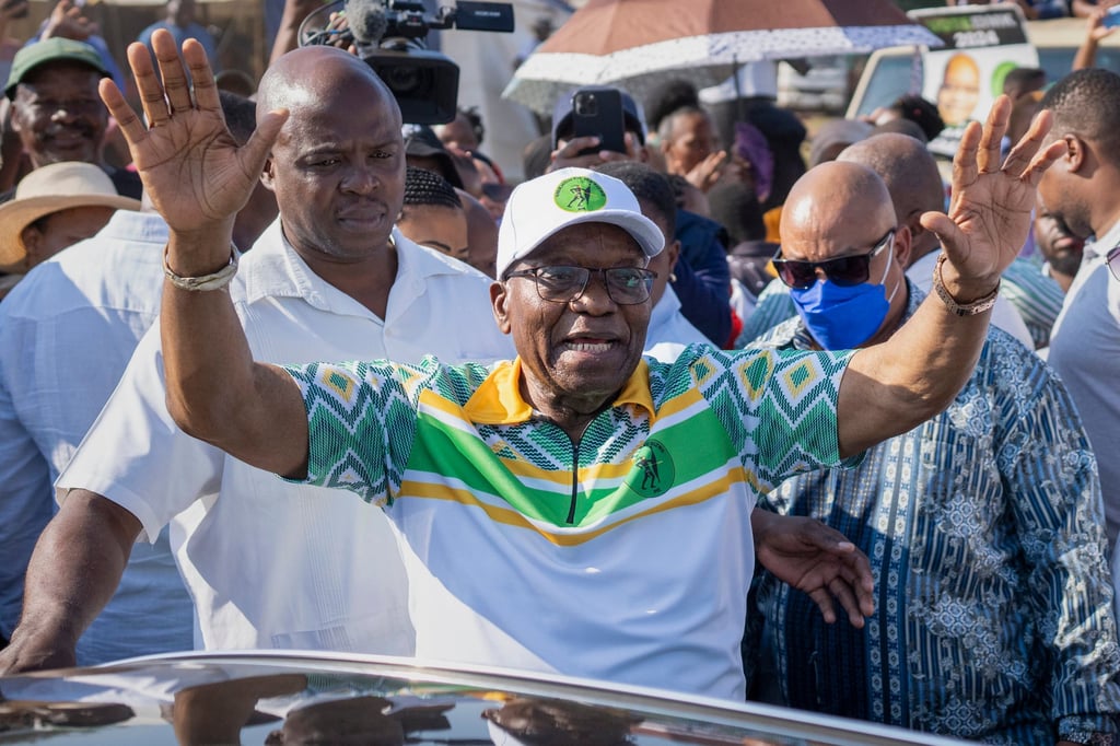 Jacob Zuma waves to supporters after casting his ballot in Nkandla, KwaZulu Natal, South Africa on May 29. Photo: AP