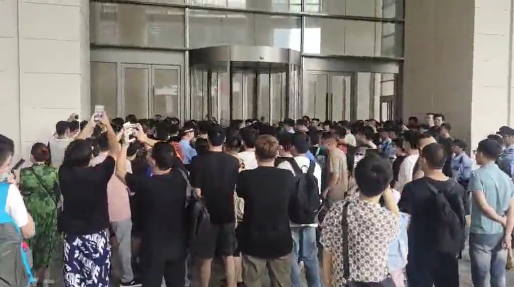 A screen grab from a video of mainland Chinese suppliers protesting against Temu on Monday in Guangzhou, capital of southern Guangdong province. Photo: YiMagazine