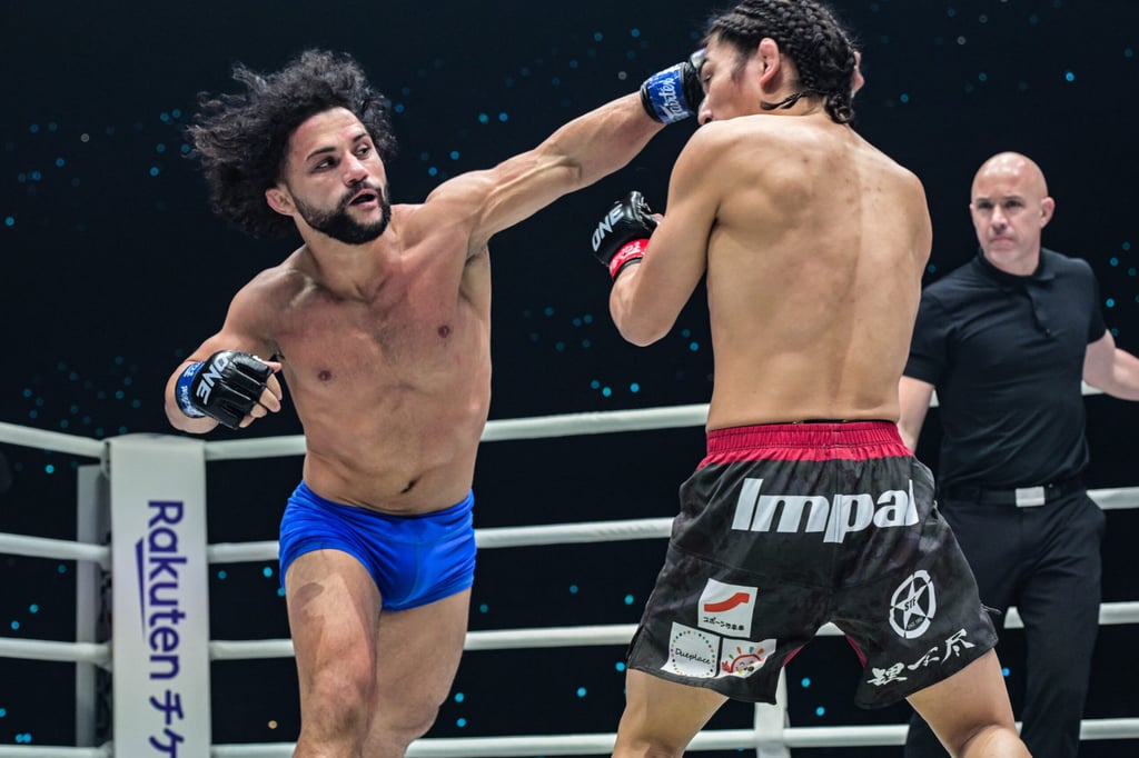 Gustavo Balart punches Hiroba Minowa. Photo: ONE Championship