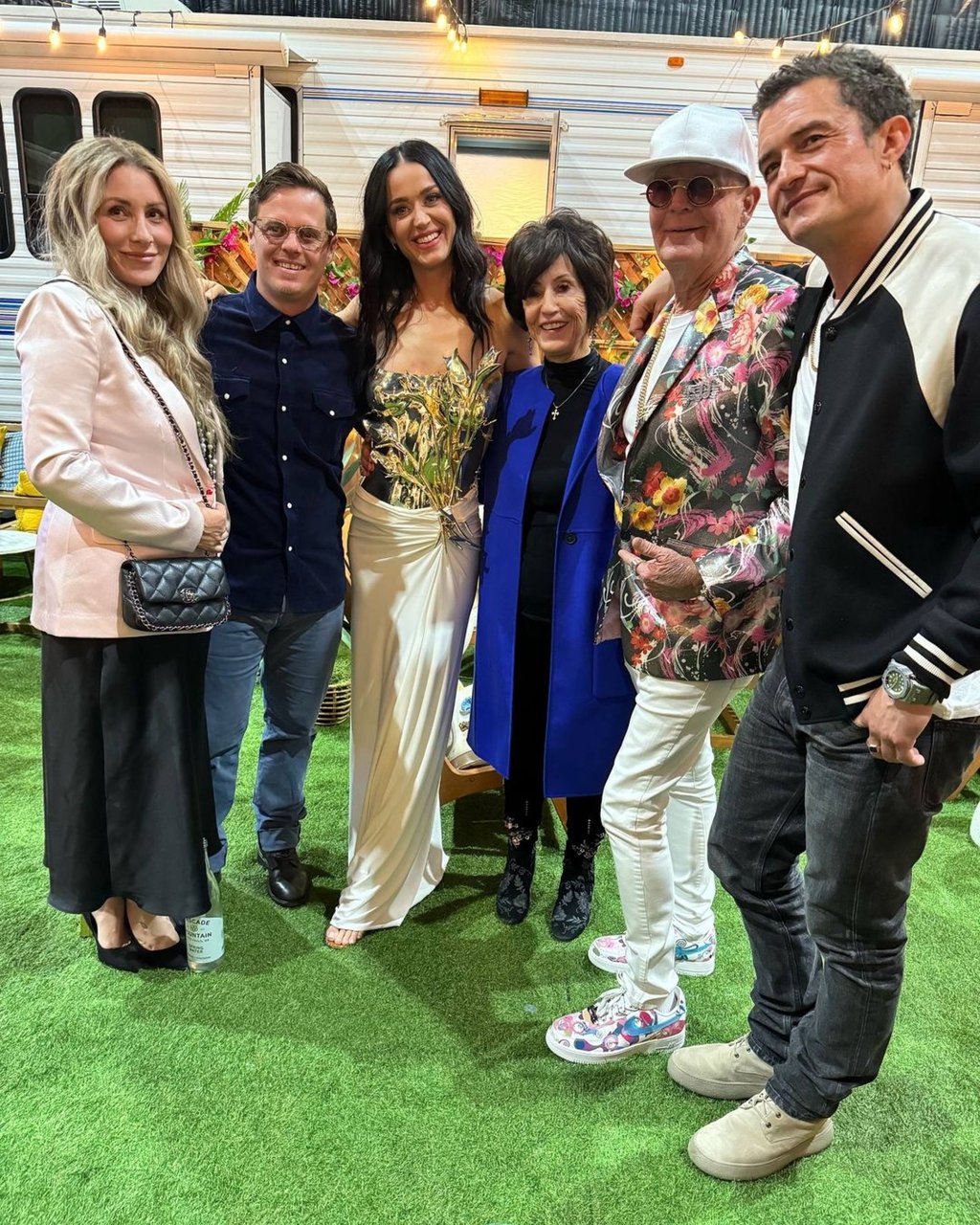 Katy Perry with her parents Keith and Mary Hudson, siblings Angela and David, and husband Orlando Bloom, at her last appearance as a judge on American Idol. Photo: @maryarises/Instagram