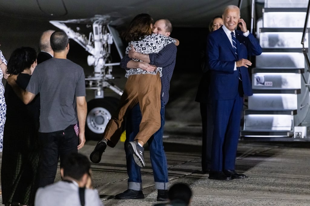 Wall Street Journal reporter Evan Gershkovich hugs his mother, Ella Milman. Photo: EPA-EFE Wall Street Journal reporter Evan Gershkovich hugs his mother, Ella Milman. Photo: EPA-EFE