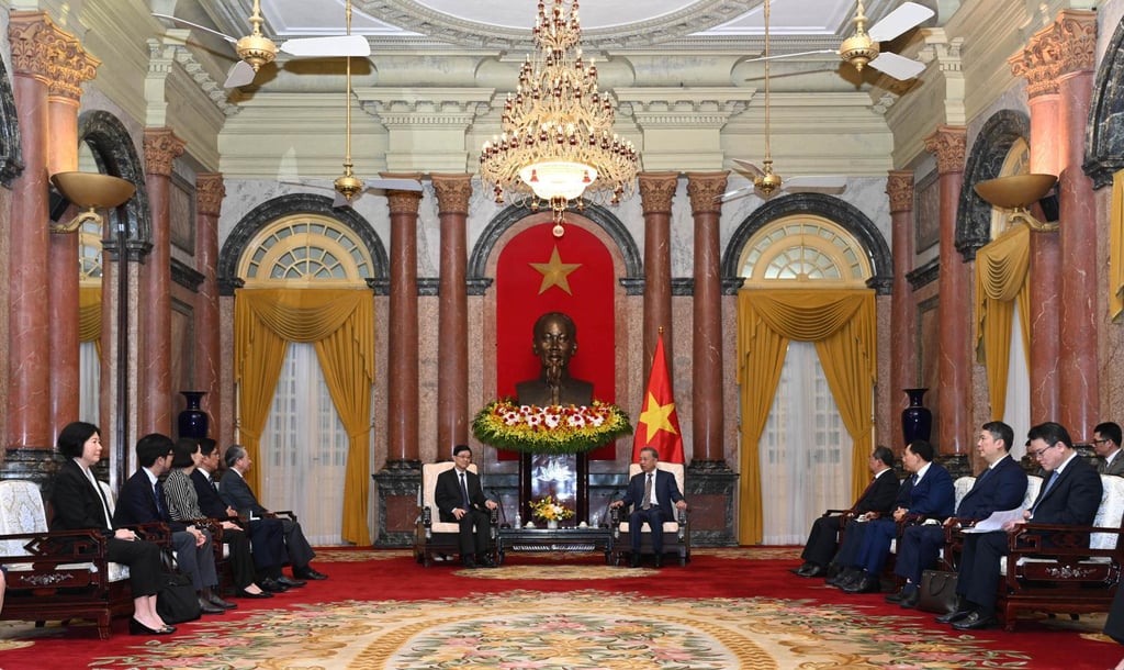 Hong Kong leader John Lee (centre, left) meets Vietnamese President To Lam during his visit to the country. Photo: Handout