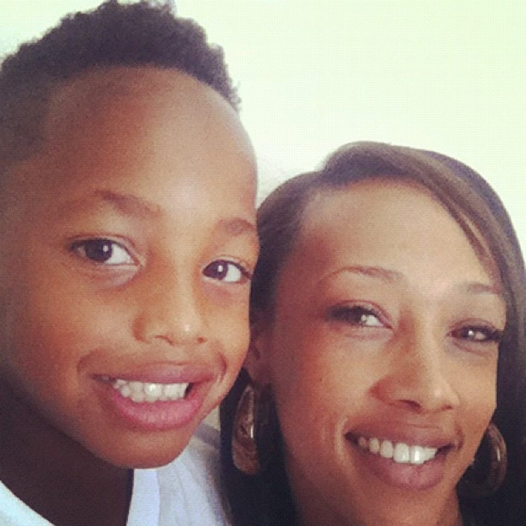 Jaylin Smith and his late mother. Photo: @sweetnlowf150/Instagram