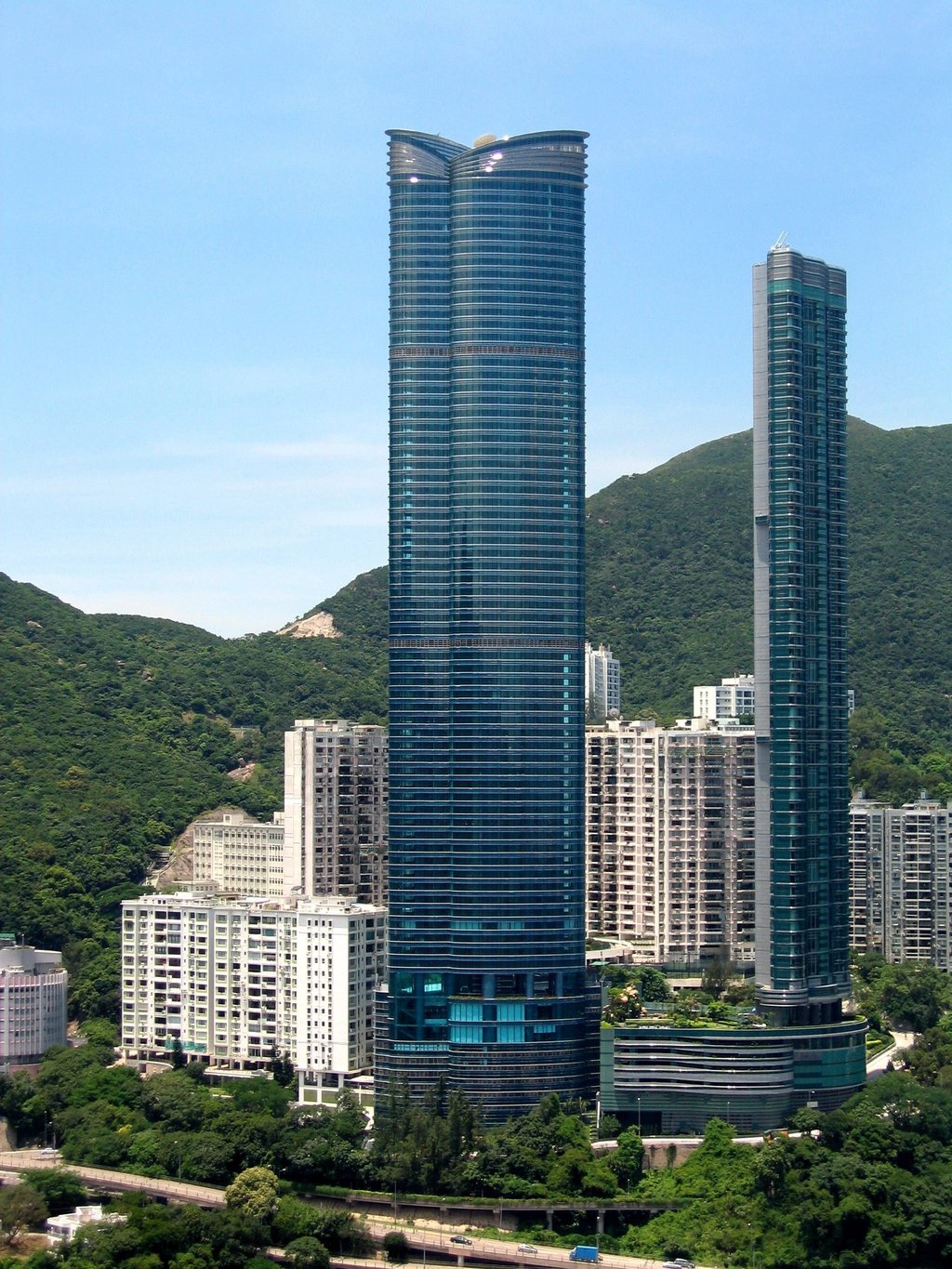 Firefighters rescued two cleaners whose work platform got stuck at the 60th floor of the Highcliff tower block (centre) as they cleaned the exterior. Photo: Handout