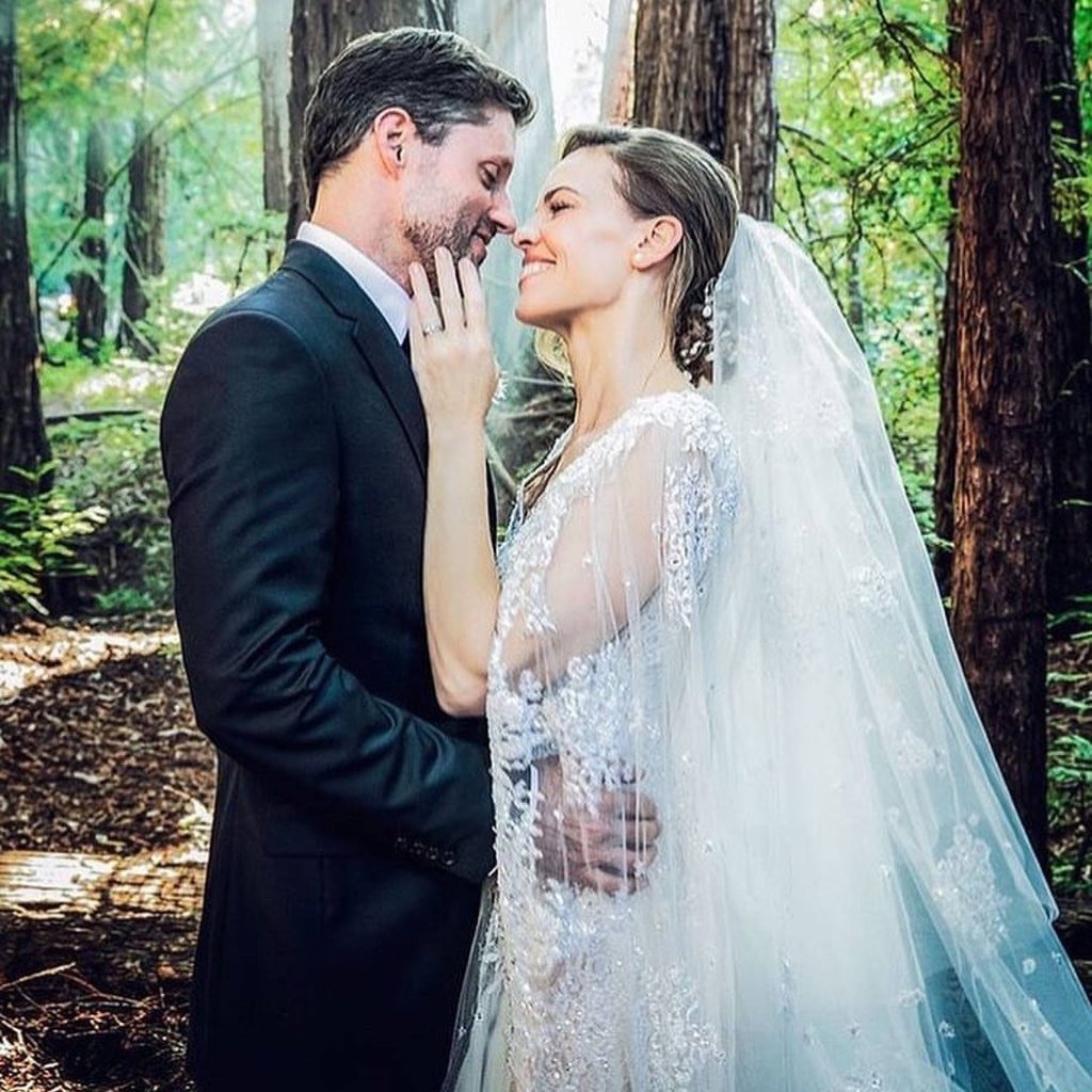 Hilary Swank and her husband Philip Schneider on their wedding day. Photo: @hilaryswank/Instagram