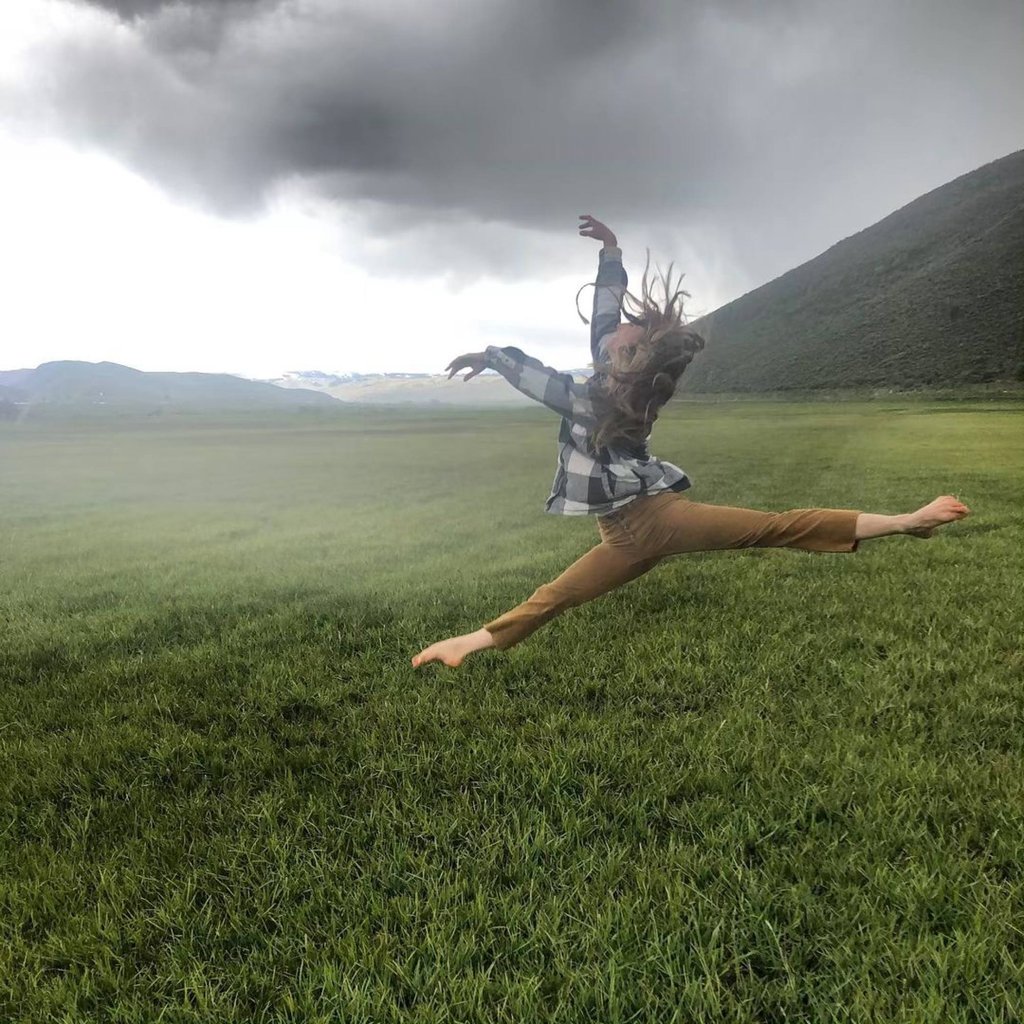 Who is Ballerina Farm influencer Hannah Neeleman – and why is she angry at  a British newspaper? The mum-of-8 gave up ballet for rural life in Utah and  is married to the