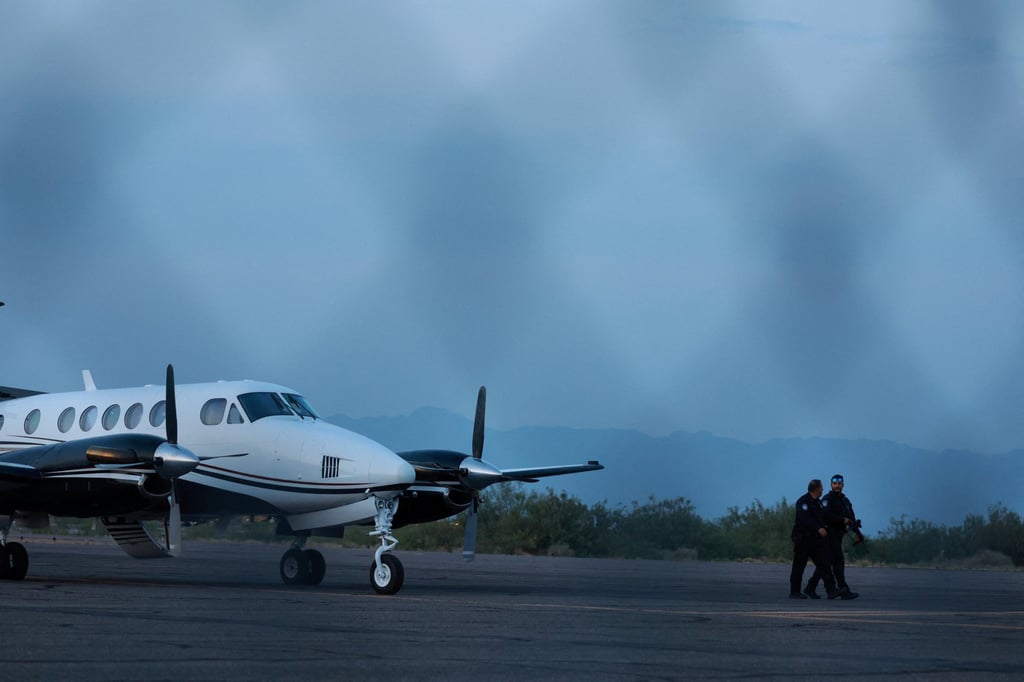 A plane believed to have carried Mexican drug lord Ismael “El Mayo” Zambada and Joaquín Guzmán López, son of “El Chapo”, is seen on the tarmac at a private airport in Santa Teresa, New Mexico, in July. Photo: Reuters