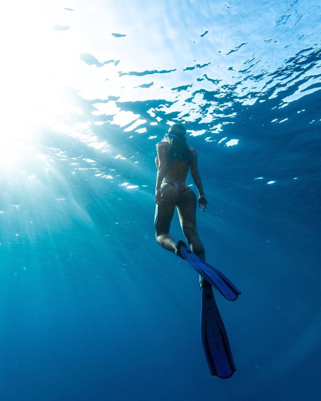 Penny Lane, Gerard Butler’s rumoured girlfriend, calls herself an “adventure girlie”. Photo: @pennylaneisthename/Instagram