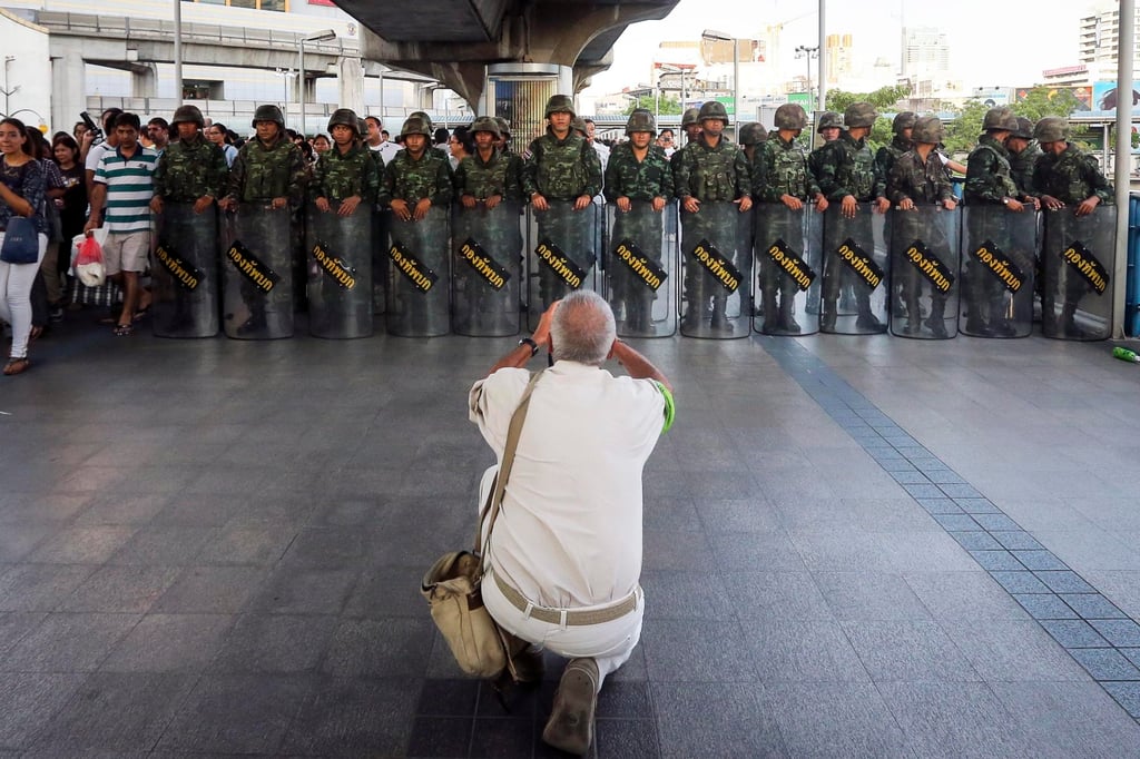 Thai soldiers block access to a section of an overpass on May 24, 2014 during a protest against the military coup in Bangkok. Photo: EPA