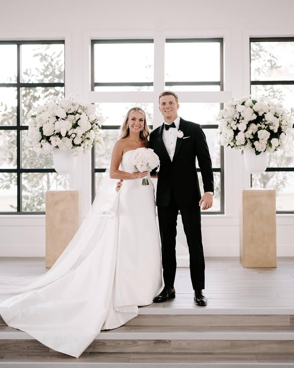 Parker McCollum and Hallie Ray Light McCollum got married in March 2022. Photo: @hallieraylight/Instagram
