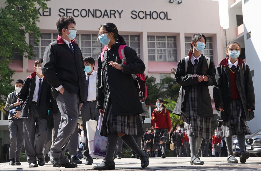 Sekolah-sekolah negeri di kota sedang berjuang menghadapi peningkatan jumlah siswa yang berasal dari Tiongkok daratan yang belum pernah terjadi sebelumnya, banyak di antaranya yang kemampuan berbahasa Inggrisnya buruk. Foto: Mei Tse