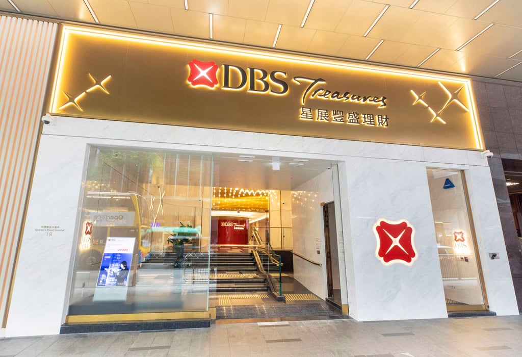 The DBS Treasures Centre delivers world-class wealth management experiences to high-net-worth customers. The DBS Treasures Centre delivers world-class wealth management experiences to high-net-worth customers.