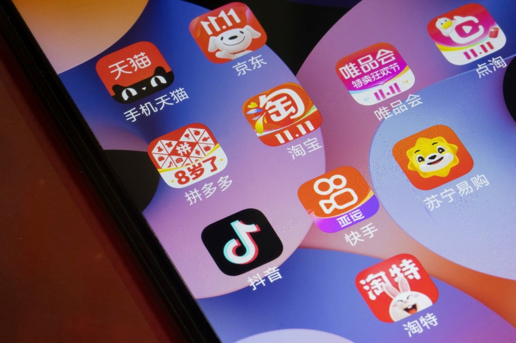 Various Chinese e-commerce apps are displayed on a smartphone. Photo: Shutterstock