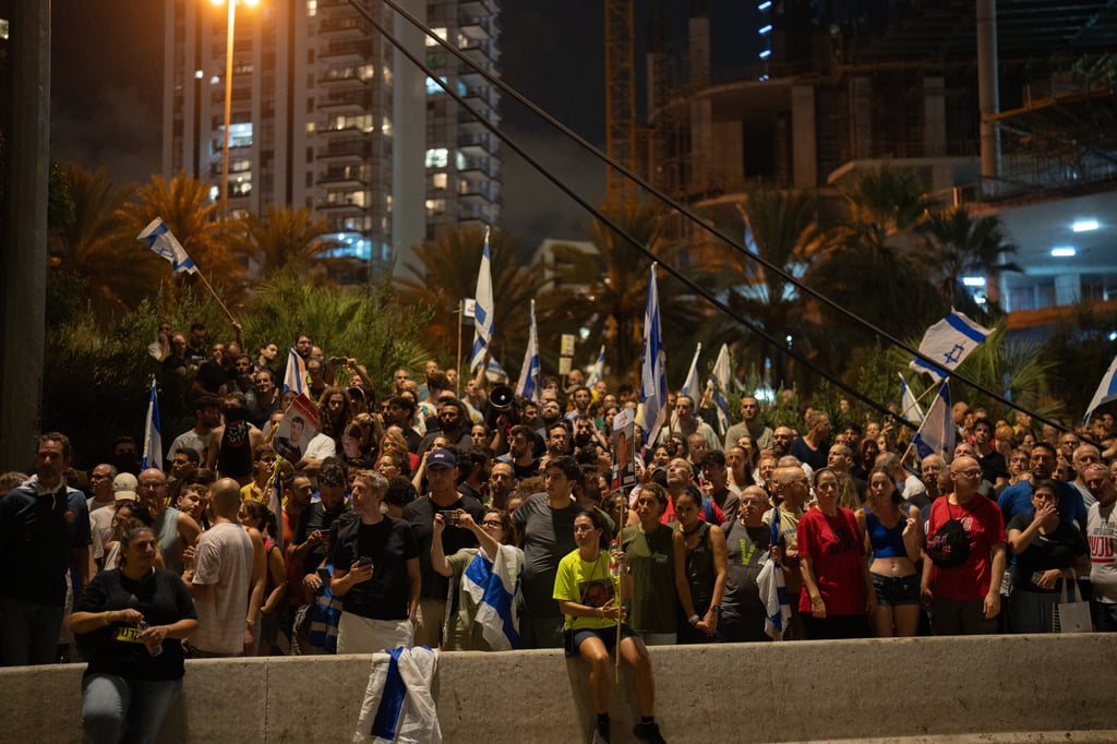 Israelienii protestează iar împotriva regimului Netaniahu și pentru negocieri cu HAMAS