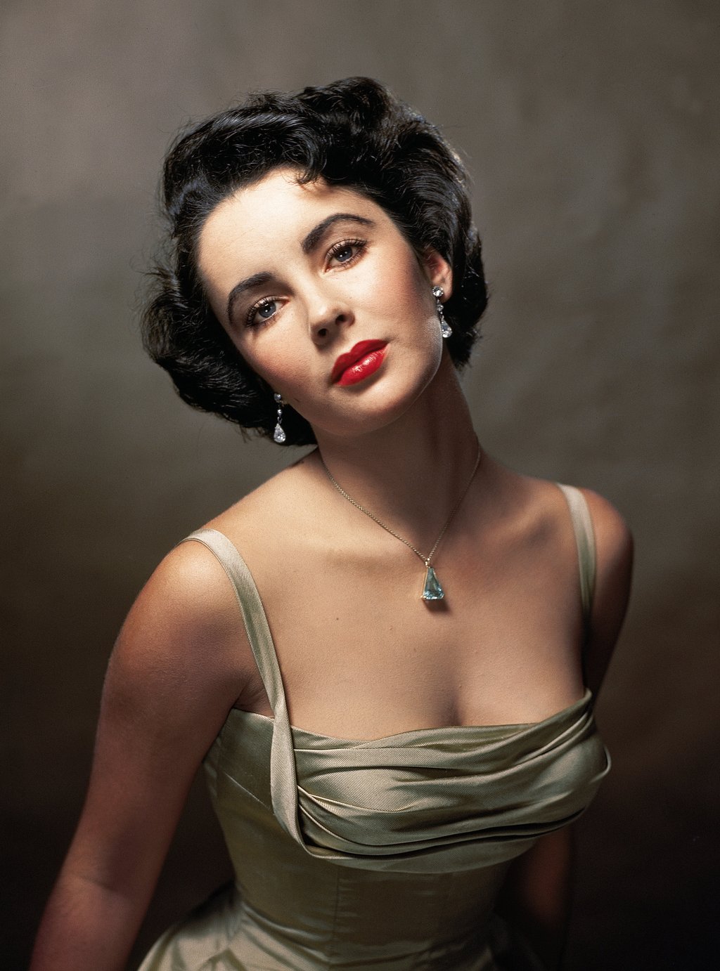 Elizabeth Taylor at age 16, in New York, 1948, from Life. Hollywood by Taschen. Photo: Philippe Halsman