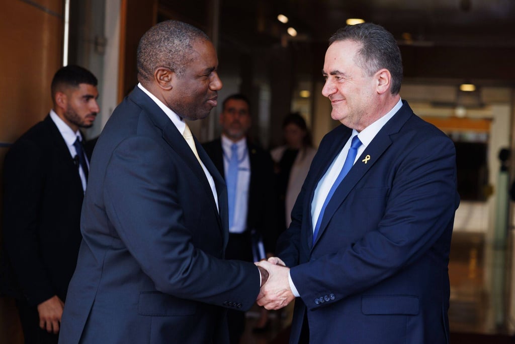 UK foreign secretary David Lammy, left, shakes hands with Israel’s foreign minister Israel Katz after a meeting in Jerusalem, Israel on August 16. Photo: Bloomberg