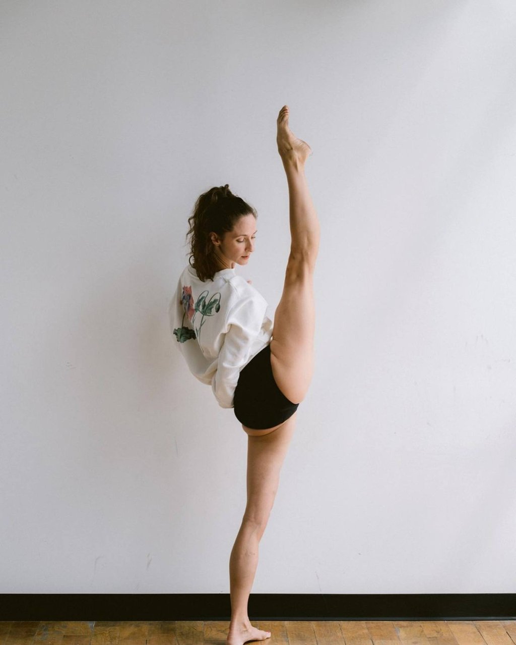 Emilie Livingston, wife of Jeff Goldblum, is an aerialist and contortionist. Photo: @emiliegoldblum/Instagram Emilie Livingston, wife of Jeff Goldblum, is an aerialist and contortionist. Photo: @emiliegoldblum/Instagram
