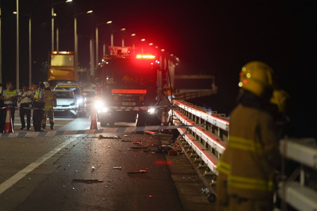 Debris was scattered on the bridge. Photo: Eugene Lee