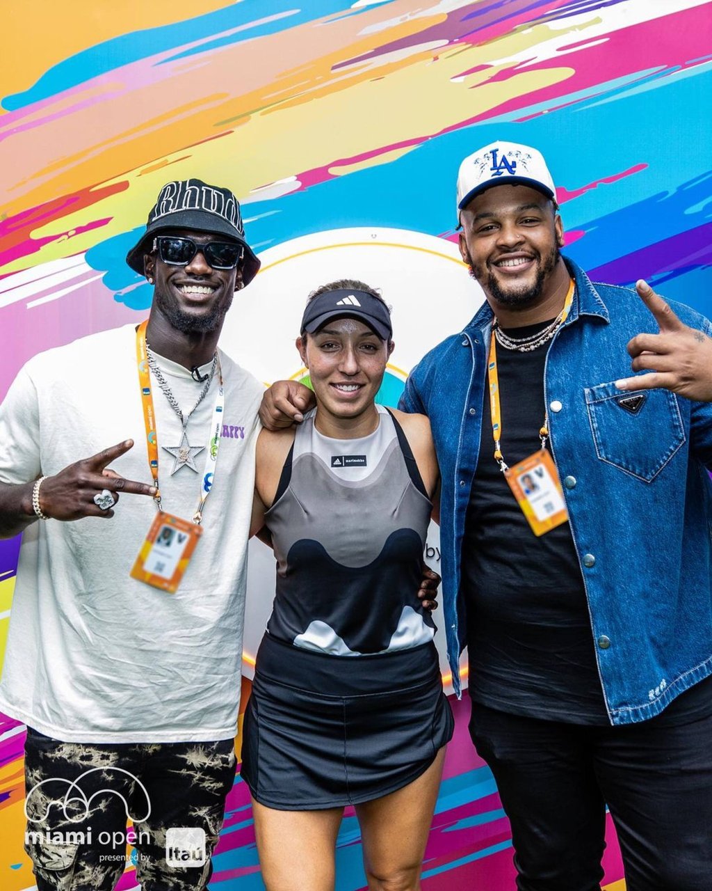 Jessica Pegula with Buffalo Bills’ Dion Dawkins and Kaiir Elam. Photo: @jpegula/Instagram