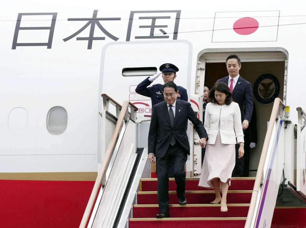 Japanese Prime Minister Fumio Kishida and his wife Yuko arrives in Seoul for his final trip to South Korea before he steps down this month. Photo: Kyodo