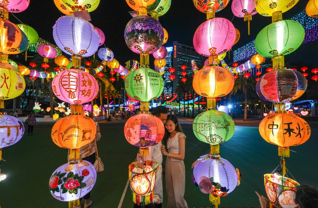 The Mid-Autumn Lantern Carnival at Victoria Park in Causeway Bay. Photo: Eugene Lee