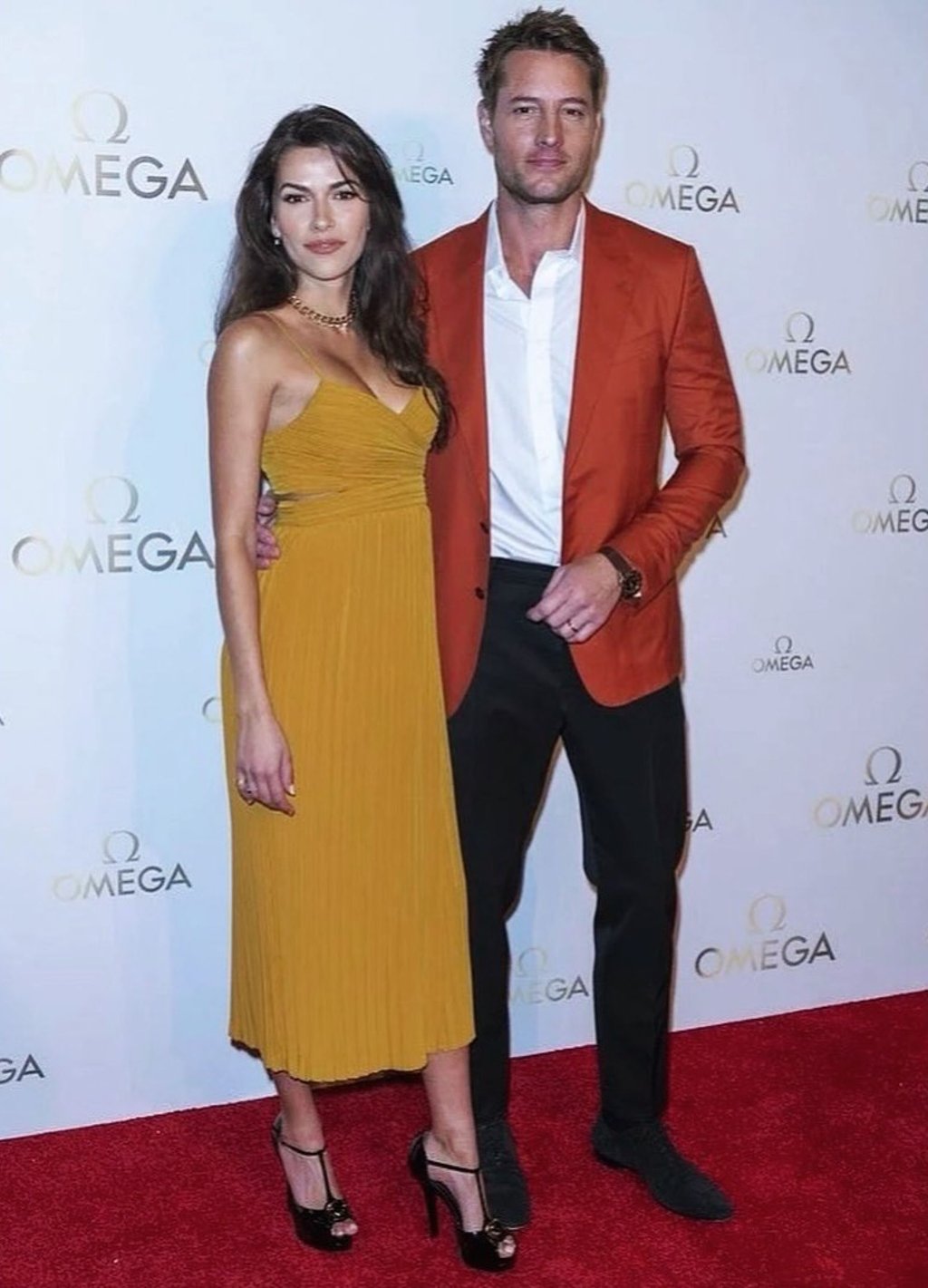 Sofia Pernas and Justin Hartley on the red carpet in 2021. Photo: @sofiapernas/Instagram Sofia Pernas and Justin Hartley on the red carpet in 2021. Photo: @sofiapernas/Instagram