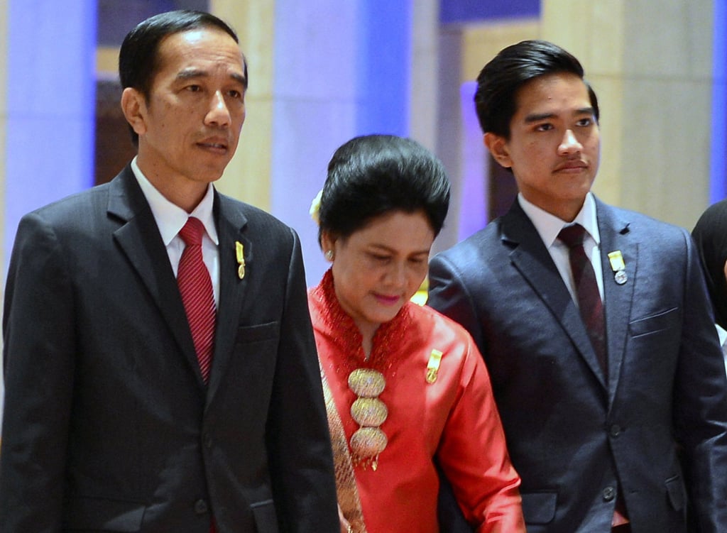 Indonesia’s President Joko Widodo, his wife Iriana and son Kaesang Pangarep arrive for a royal banquet in Brunei in 2017. Photo: Reuters