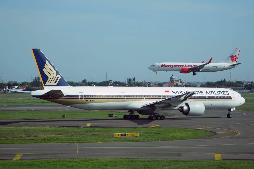 A Singapore Airlines plane prepares to take off from Soekarno-Hatta International Airport in Jakarta, Indonesia. Photo: Bloomberg A Singapore Airlines plane prepares to take off from Soekarno-Hatta International Airport in Jakarta, Indonesia. Photo: Bloomberg