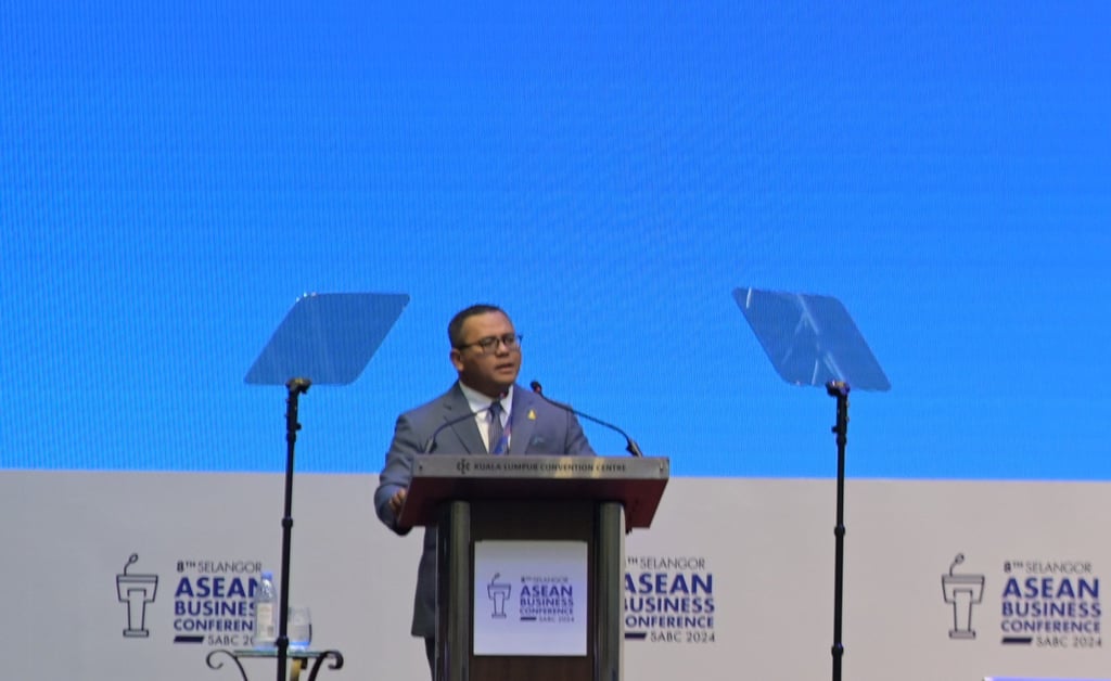 Dato’ Seri Amirudin Bin Shari, Chief Minister of Selangor, addresses attendees at the Selangor Asean Business Conference in July. Photo: Invest Selangor