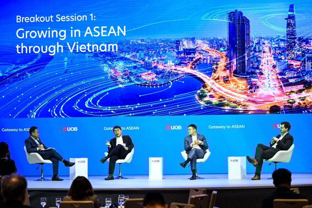 (From left) Moderator Jimmy Koh, head of network partnerships and strategic marketing at UOB’s FDI Advisory; Li Fan, managing director of Warburg Pincus Singapore; Gene King, chief investment officer of BW Industrial Development; and Alexander Ziehe, managing director of Southeast Asia and Oceania for Viessmann, participated in a discussion panel aimed at businesses looking to expand into Vietnam. (From left) Moderator Jimmy Koh, head of network partnerships and strategic marketing at UOB’s FDI Advisory; Li Fan, managing director of Warburg Pincus Singapore; Gene King, chief investment officer of BW Industrial Development; and Alexander Ziehe, managing director of Southeast Asia and Oceania for Viessmann, participated in a discussion panel aimed at businesses looking to expand into Vietnam.