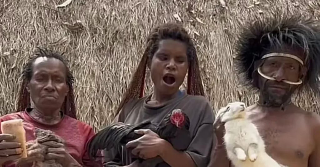 The tribal trio had to make a tortuous journey from their remote Indonesian island. Photo: qq