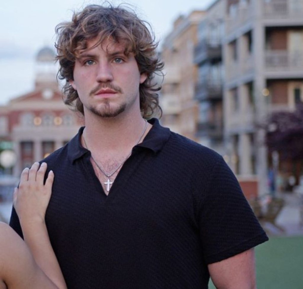 JoJo Siwa was featured in MattyBRaps’ music videos, leading to romance rumours. Photo: @mattybraps/Instagram