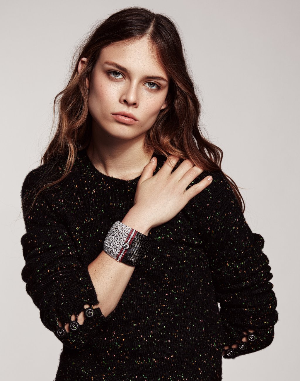 Outfit: Chanel. High jewellery: Chanel. Photography: Mike Ruiz Outfit: Chanel. High jewellery: Chanel. Photography: Mike Ruiz
