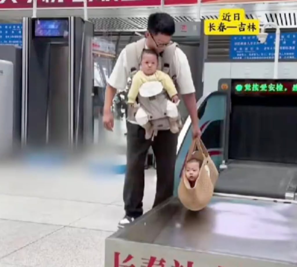 Praise for fussfree ‘hanging’ China baby triplets on highspeed train