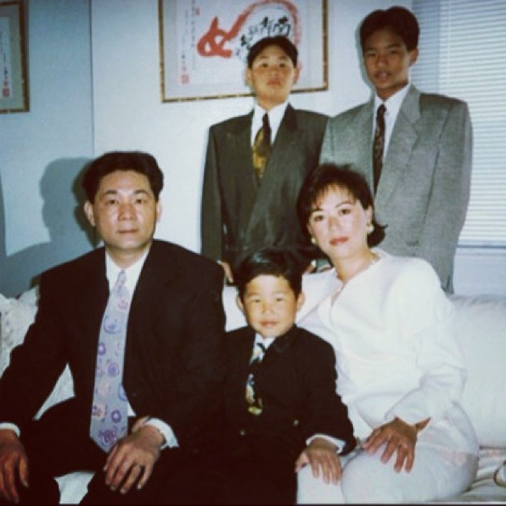 Laurence Ng, Travis Kelce’s trainer, with his parents. Photo: @larrylegend85/Instagram Laurence Ng, Travis Kelce’s trainer, with his parents. Photo: @larrylegend85/Instagram