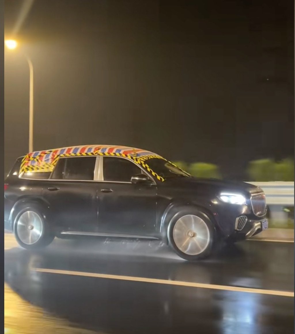 Rain pain: soon after Zhou bought the luxury Maybach things started to go wrong. Photo: Douyin Rain pain: soon after Zhou bought the luxury Maybach things started to go wrong. Photo: Douyin