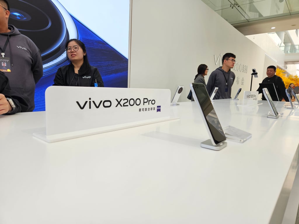 Vivo displays its new premium X200 smartphone series in Beijing on October 14, 2024. Photo: Coco Feng