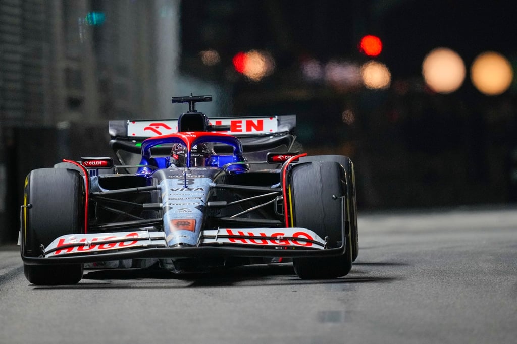 RB driver Daniel Ricciardo steers his car around the Marina Bay Street Circuit during the Singapore Grand Prix. Photo: AP RB driver Daniel Ricciardo steers his car around the Marina Bay Street Circuit during the Singapore Grand Prix. Photo: AP