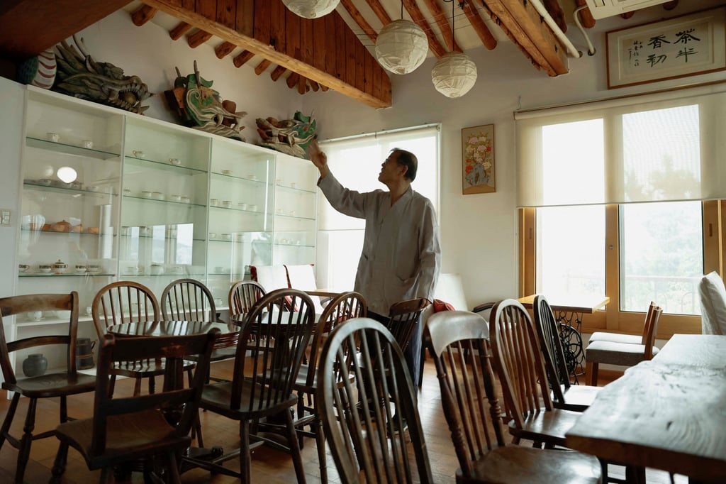 Kwon Young-doo, owner of the Asia Cultural Art Museum in Bukchon Hanok Village, thinks the new curfew could leave tourists with a bad impression of South Korea. Photo: Reuters Kwon Young-doo, owner of the Asia Cultural Art Museum in Bukchon Hanok Village, thinks the new curfew could leave tourists with a bad impression of South Korea. Photo: Reuters