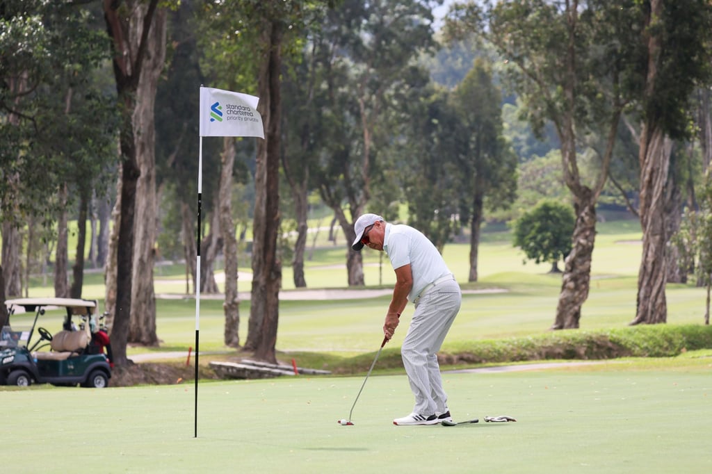 One of the bank’s clients playing at the International Golf Series held last month in Hong Kong.