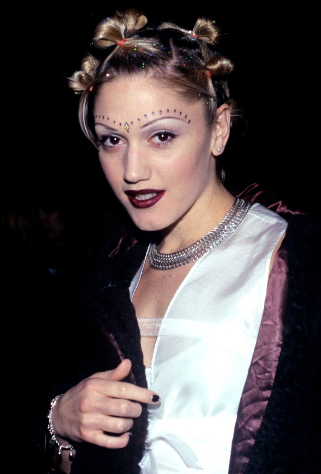 Gwen Stefani with classic 90s brows at the 1998 Bay Area Music Awards, in San Francisco. Photo: Getty Images