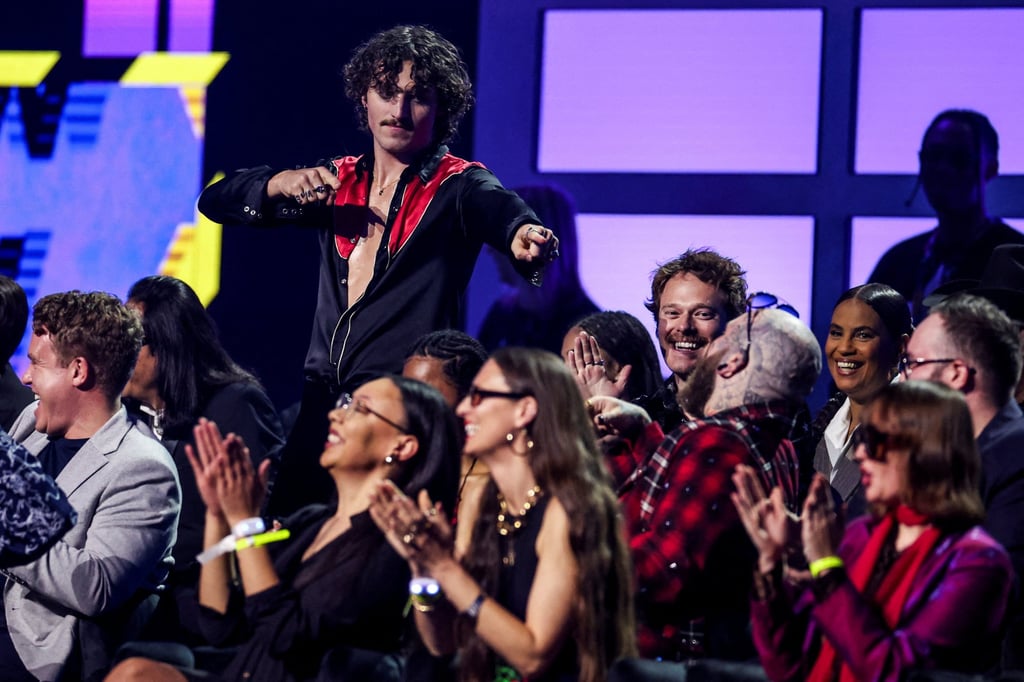 Benson Boone (left) gestures towards Teddy Swims after winning the best new act award at the 2024 MTV Europe Music Awards at Manchester Co-op Live in Manchester, the UK. Photo: Reuters Benson Boone (left) gestures towards Teddy Swims after winning the best new act award at the 2024 MTV Europe Music Awards at Manchester Co-op Live in Manchester, the UK. Photo: Reuters