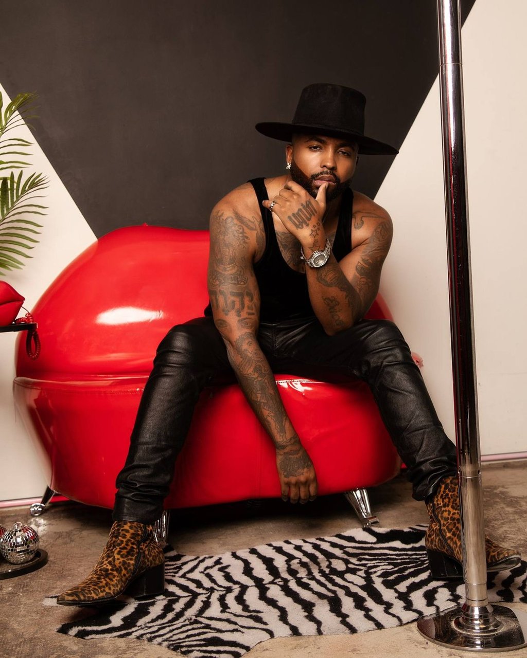 Sam Pounds poses for a photo shoot in September. Photo: @iamsampounds/Instagram Sam Pounds poses for a photo shoot in September. Photo: @iamsampounds/Instagram