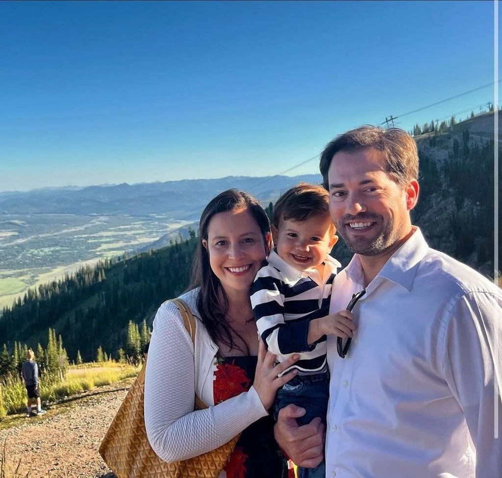 Conozca a Elise Stefanik, su esposo Matthew Manda y sus hijos