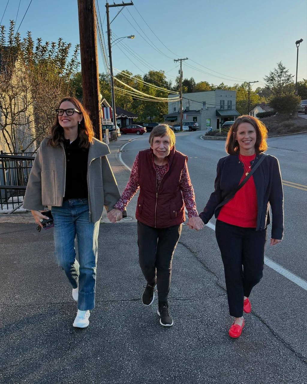 Jennifer Garner (left) spent time with her family after US election day. Photos: @jennifer.garner/Instagram