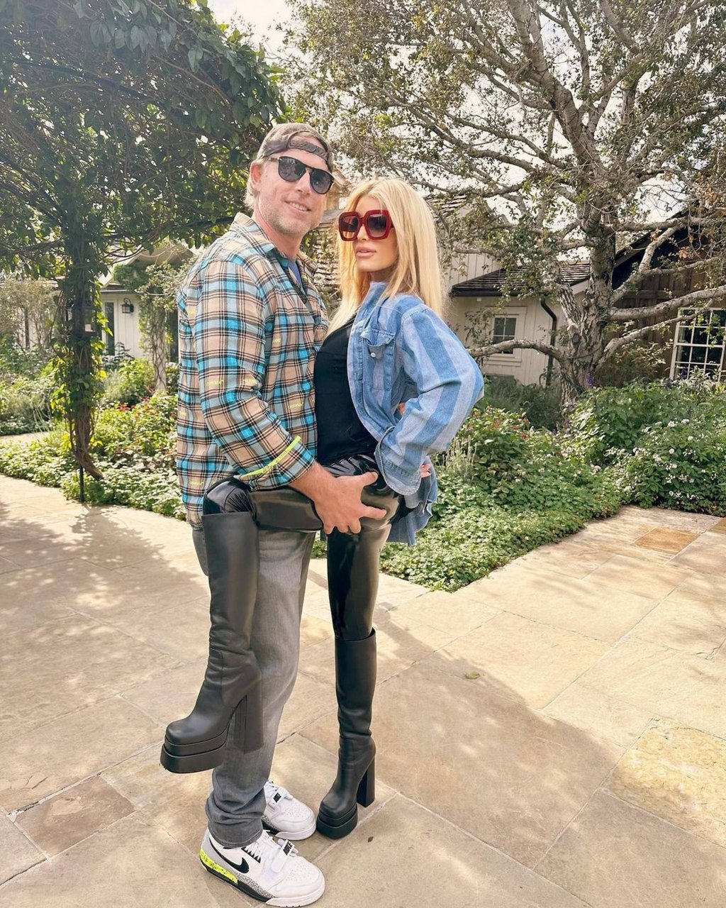 Is there trouble in paradise for Jessica Simpson and husband Eric Johnson, or have fans got it wrong? Photo: @jessicasimpson/Instagram Is there trouble in paradise for Jessica Simpson and husband Eric Johnson, or have fans got it wrong? Photo: @jessicasimpson/Instagram