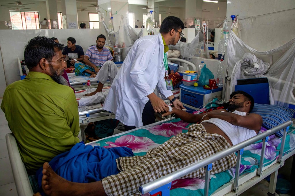 A patient suffering from dengue fever is being treated at the Shaheed Suhrawardy Medical College and Hospital in Dhaka. File photo: AFP