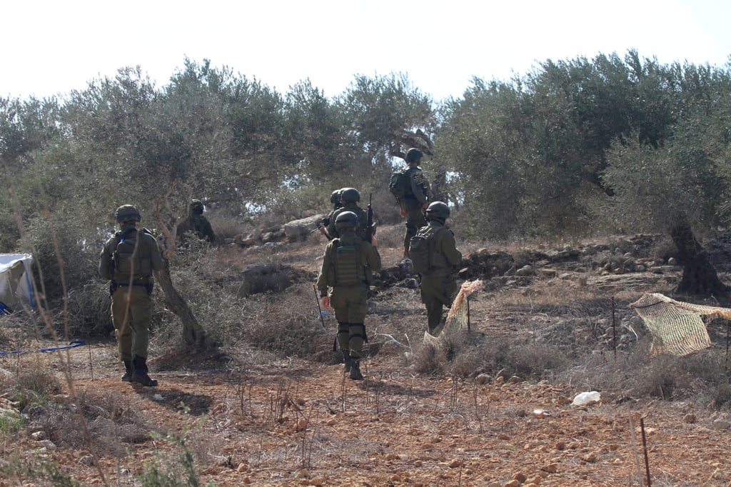 Israeli army officers near Beit Furik, east of Nablus in the West Bank. Photo: APA Images via Zuma Press Wire / dpa
